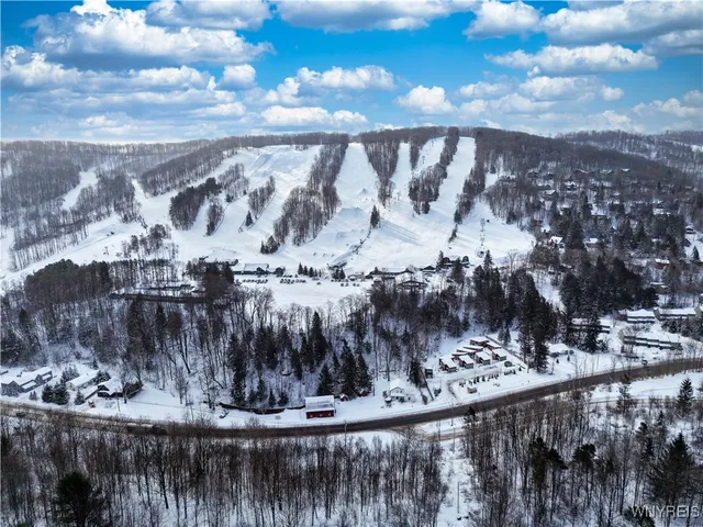 $485,000 | 11 Creekside, Ellicottville, NY 14731