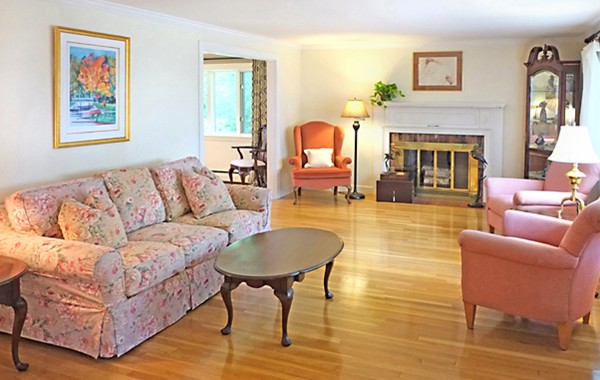 26 Mayflower Road Winchester, MA 01890 - Photo 3 of 18 Gallery Image 3