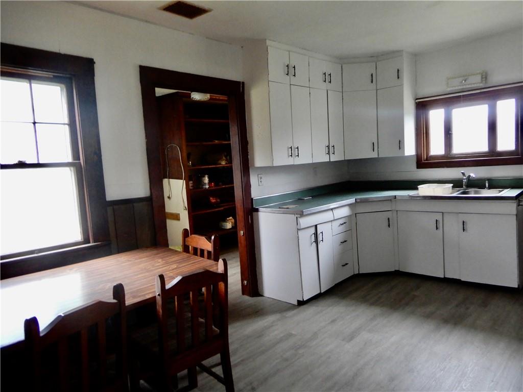 1364 Greenville Mercer Road Mercer, PA 16137 - Photo 4 of 25