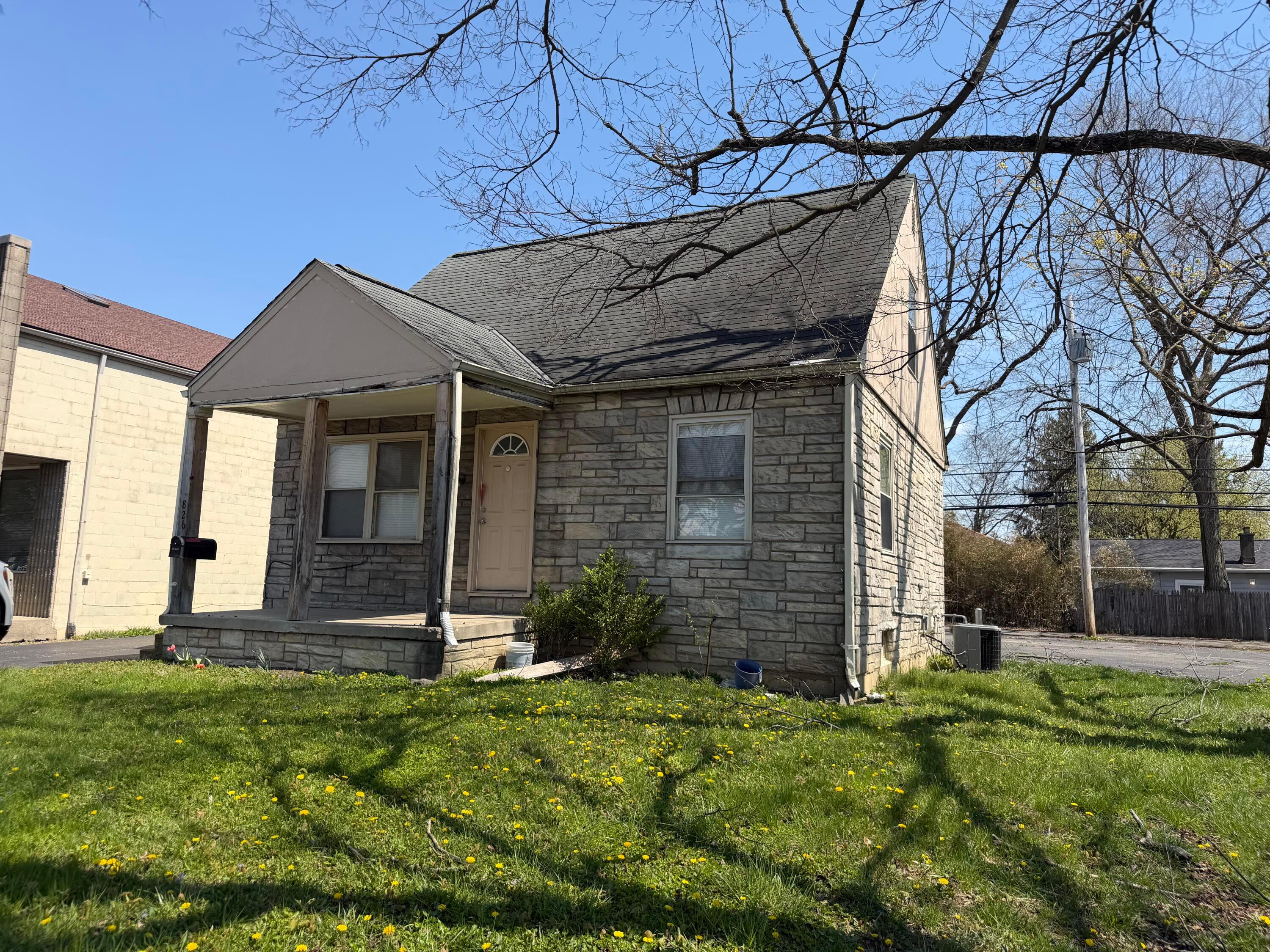 826 South Yearling Road Columbus, OH 43213 - Photo 1 of 18 IMG_6141