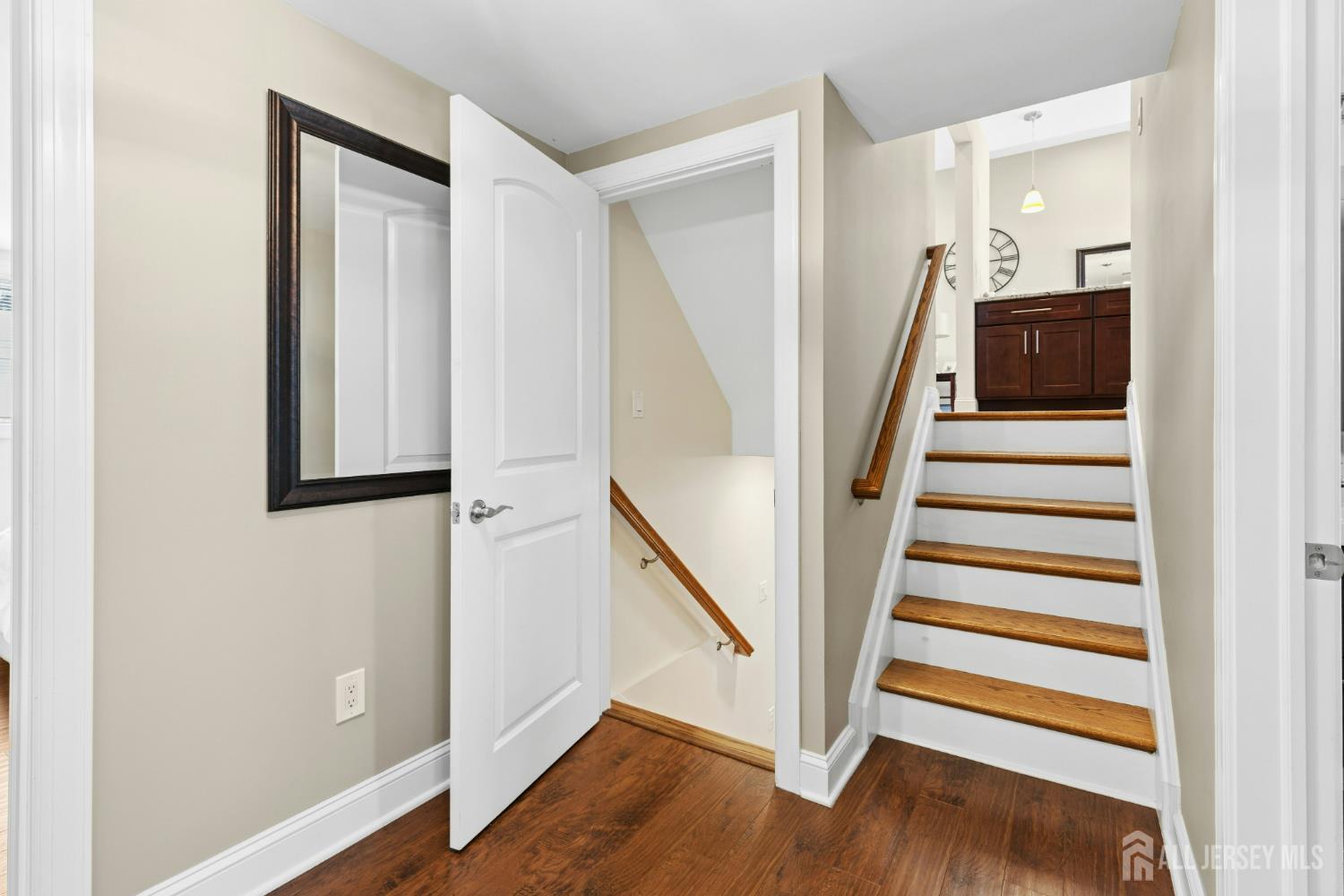 16 Neptune Place Colonia, NJ 07067 - Photo 20 of 34
