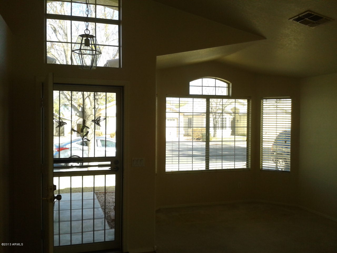 143 West Smoke Tree Road Gilbert, AZ 85233 - Photo 4 of 18 2013-02-15 11