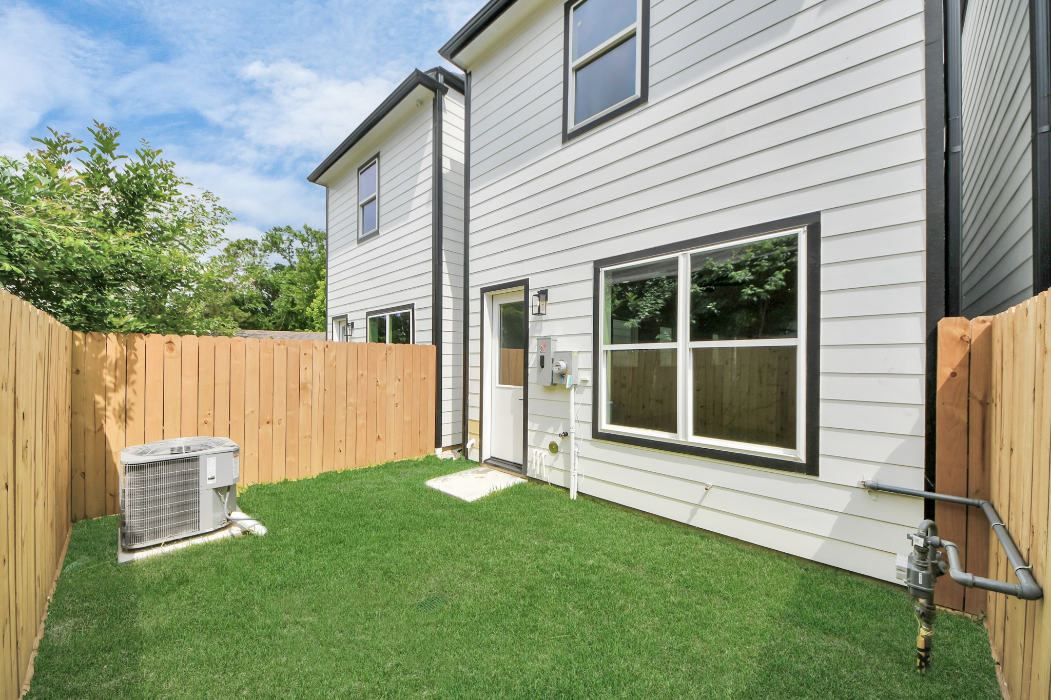 5029 Broom Street, Unit B Houston, TX 77092 - Photo 13 of 15