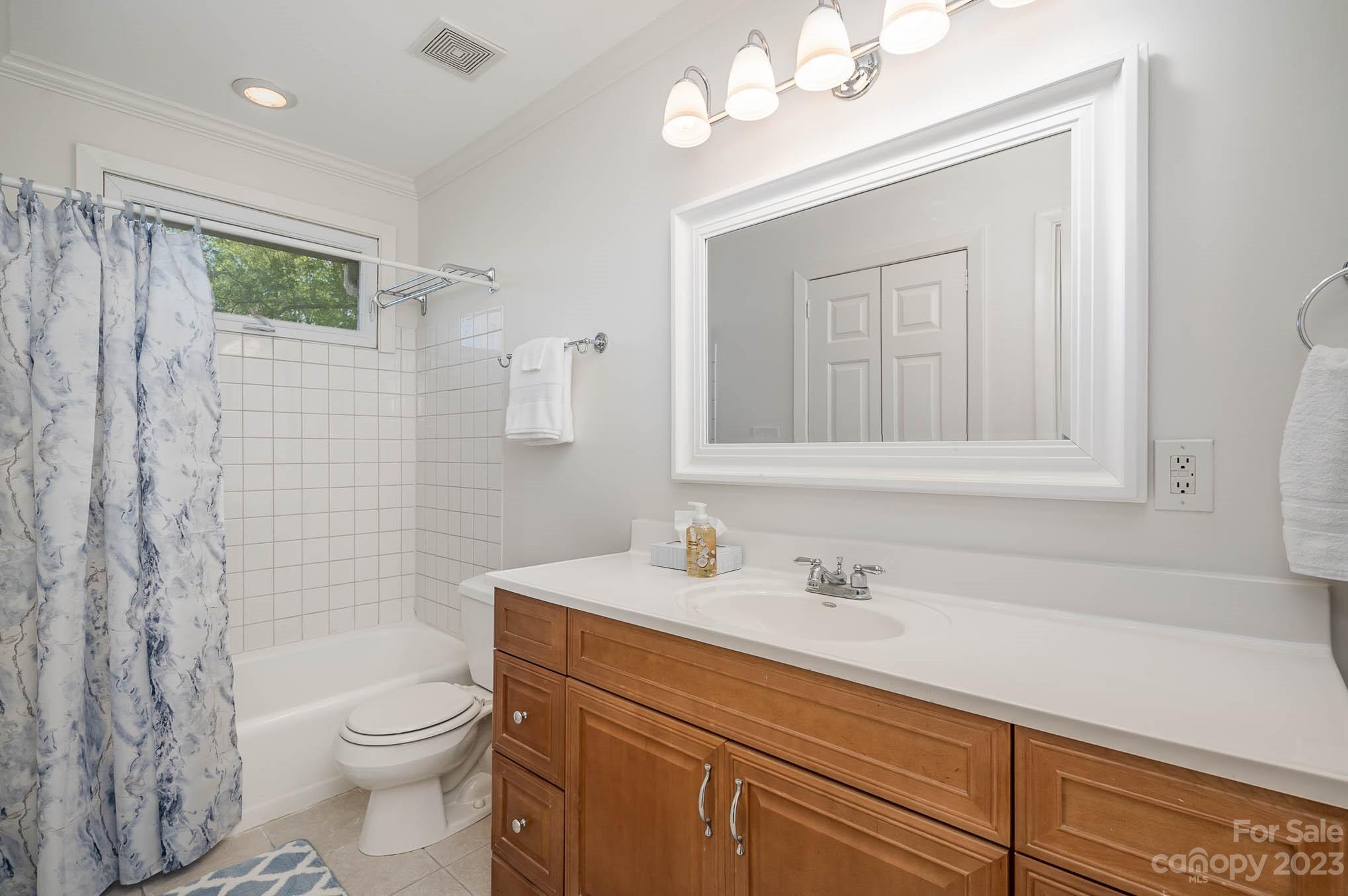 400 South Sharon Amity Road Charlotte, NC 28211 - Photo 14 of 23