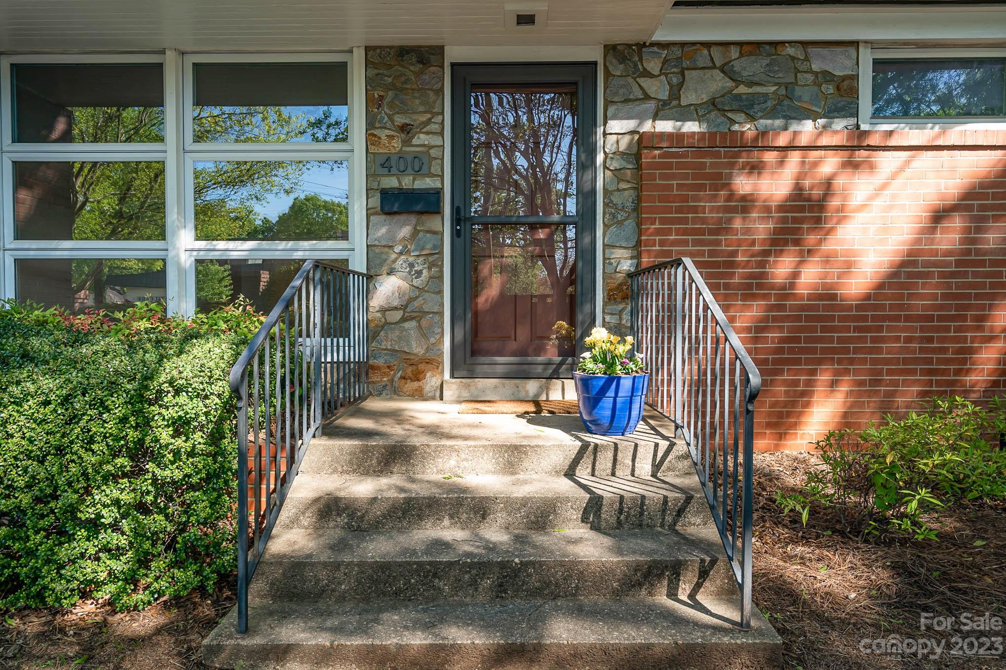 400 South Sharon Amity Road Charlotte, NC 28211 - Photo 4 of 23