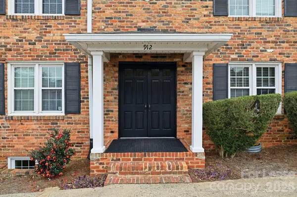$1,450 | 912 McAlway Road, Charlotte, NC 28211