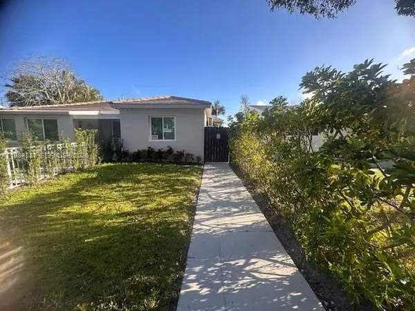 $2,100 | 1634 Fletcher Street, Unit 2, Hollywood, FL 33020