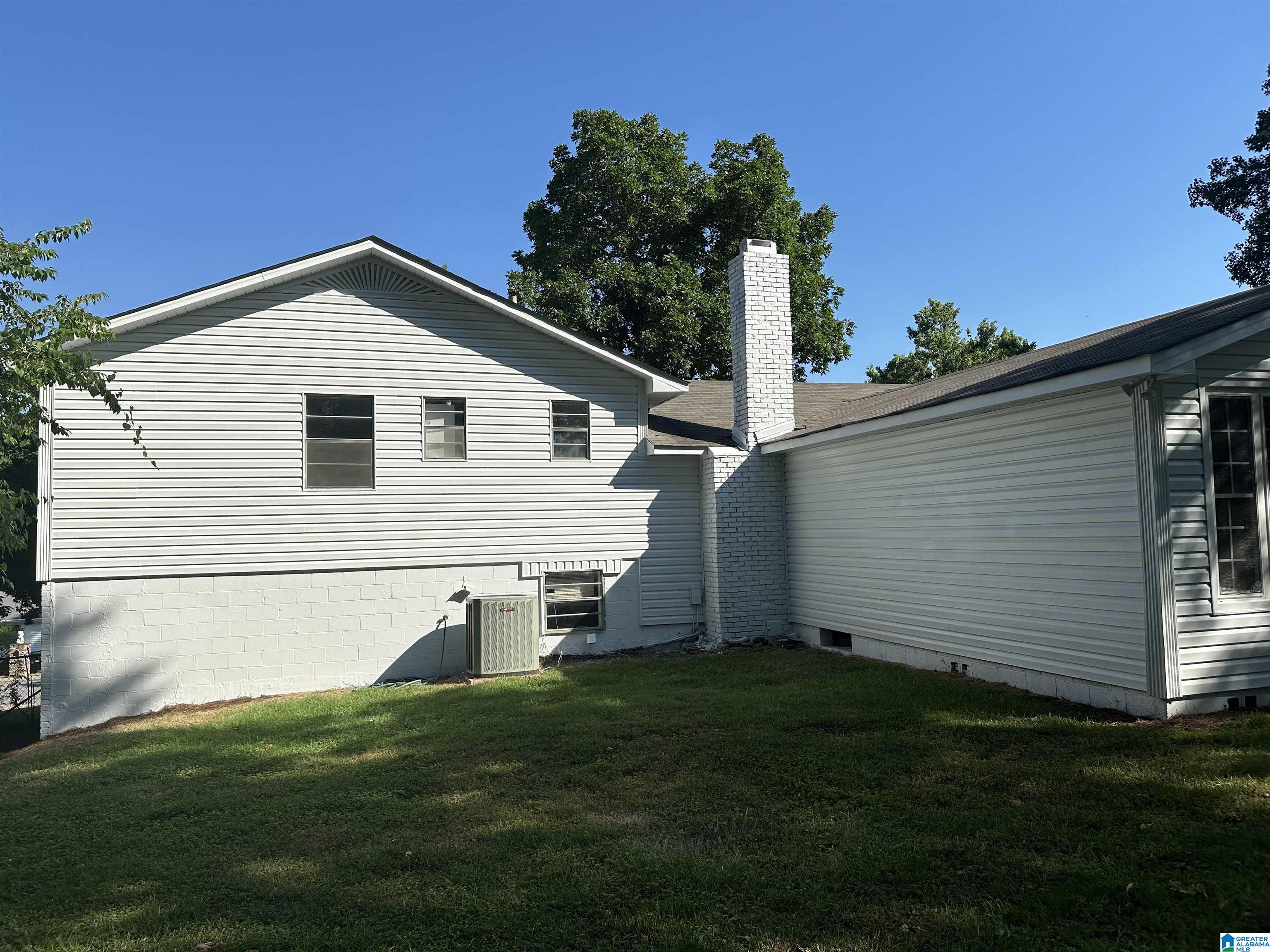 529 Overhill Drive Pelham, AL 35124 - Photo 2 of 38