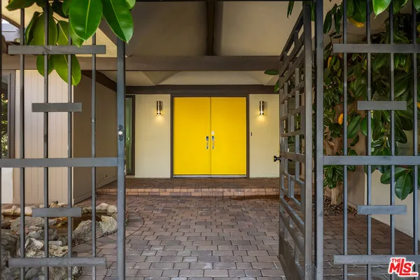 $1,774,999 | 5305 East Lakeside Drive, Palm Springs, CA 92264