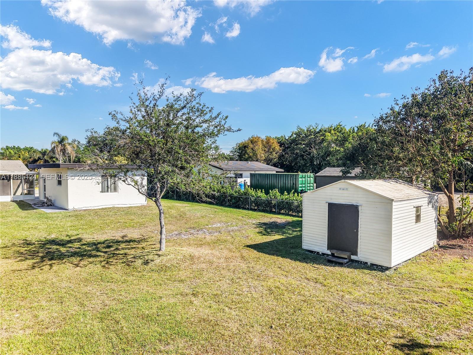 6231 Southwest 188th Avenue Southwest Ranches, FL 33332 - Photo 31 of 40 a view of a terrace