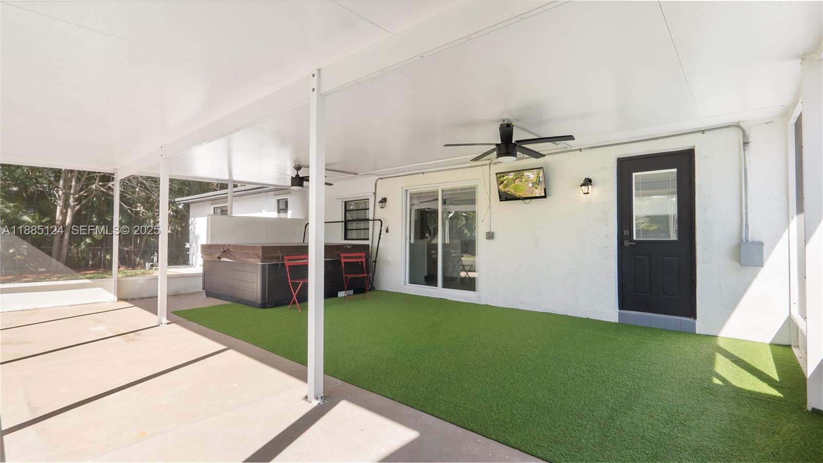 6231 Southwest 188th Avenue Southwest Ranches, FL 33332 - Photo 33 of 40 a view of a living room
