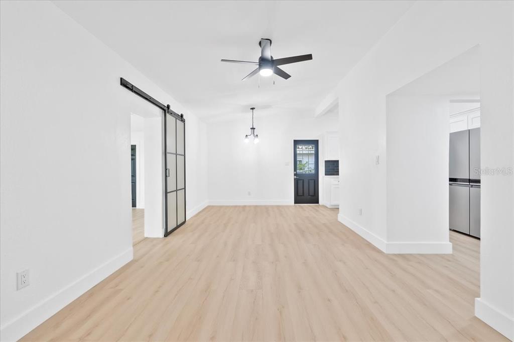 2254 Olney Road Lakeland, FL 33801 - Photo 12 of 24 Living room