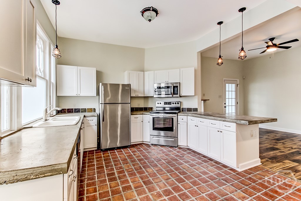 307 West Henry Street, Unit A Savannah, GA 31401 - Photo 3 of 16