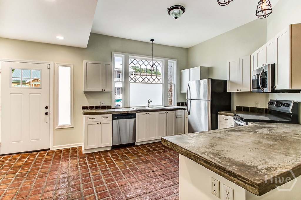 307 West Henry Street, Unit A Savannah, GA 31401 - Photo 7 of 16