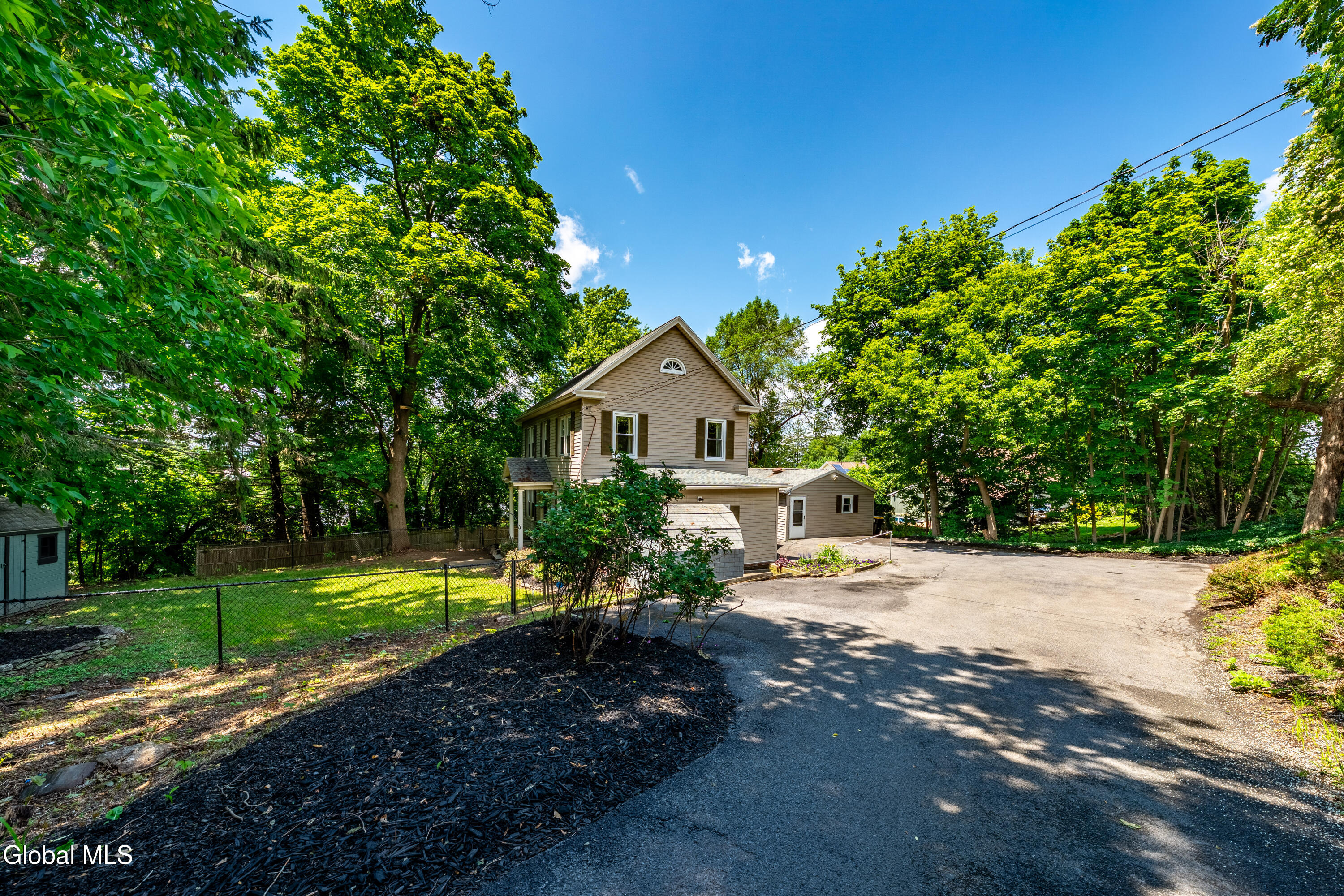1117 Balltown Road Niskayuna, NY 12309 - Photo 5 of 39 DSC03227-HDR
