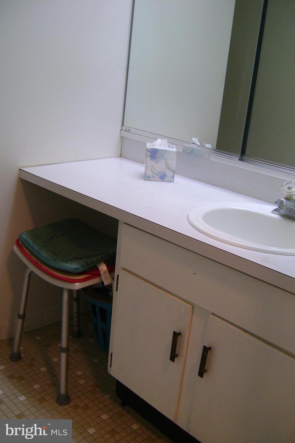 550 North York Road, Unit 13B Hatboro, PA 19040 - Photo 31 of 42