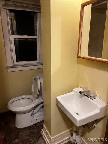 $1,100 | 1981 Niagara Street, Buffalo, NY 14207