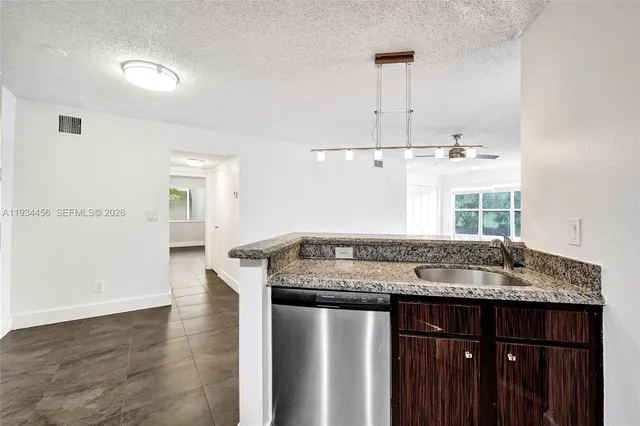 $2,275 | 457 Vista Isles Drive, Unit 2112, Sunrise, FL 33325