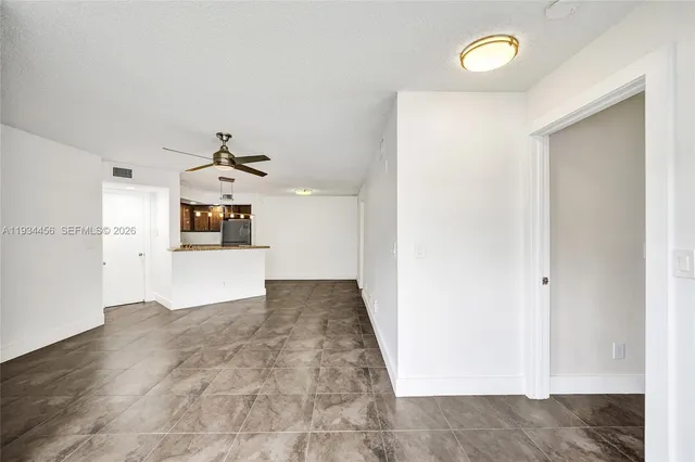 $2,275 | 457 Vista Isles Drive, Unit 2112, Sunrise, FL 33325