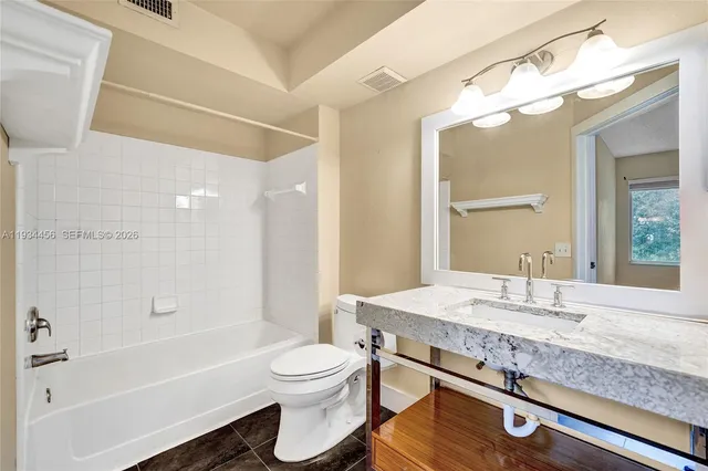 $2,275 | 457 Vista Isles Drive, Unit 2112, Sunrise, FL 33325