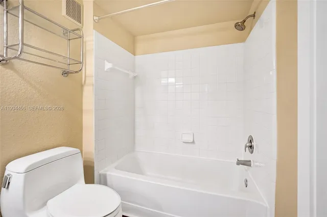 $2,275 | 457 Vista Isles Drive, Unit 2112, Sunrise, FL 33325