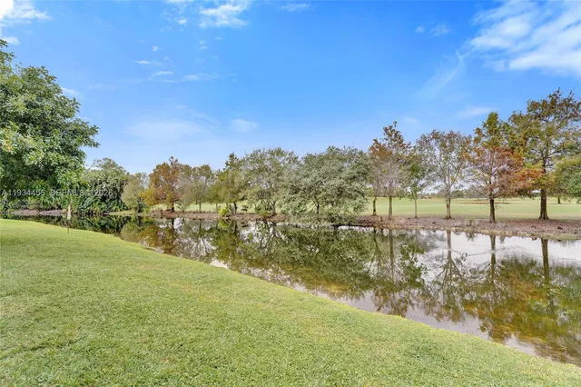 $2,275 | 457 Vista Isles Drive, Unit 2112, Sunrise, FL 33325