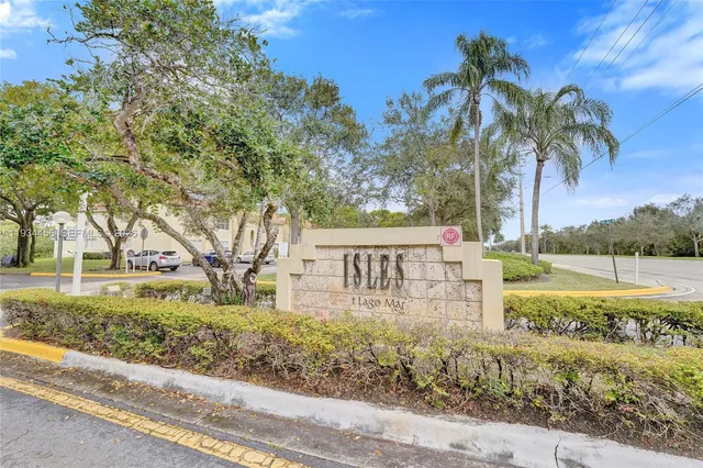 $2,275 | 457 Vista Isles Drive, Unit 2112, Sunrise, FL 33325