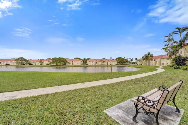 $2,275 | 457 Vista Isles Drive, Unit 2112, Sunrise, FL 33325