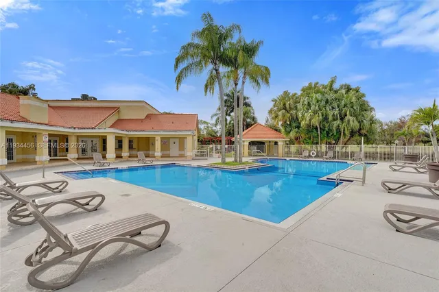 $2,275 | 457 Vista Isles Drive, Unit 2112, Sunrise, FL 33325