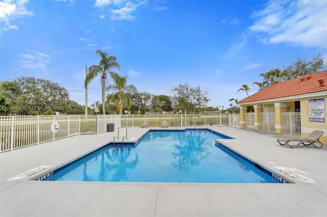 $2,275 | 457 Vista Isles Drive, Unit 2112, Sunrise, FL 33325