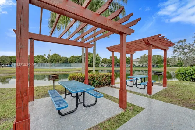 $2,275 | 457 Vista Isles Drive, Unit 2112, Sunrise, FL 33325