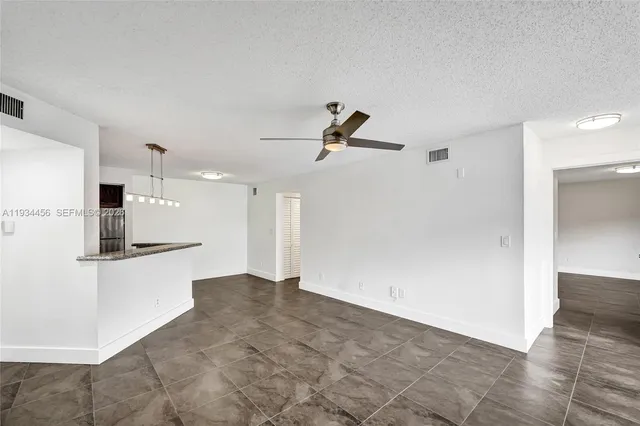 $2,275 | 457 Vista Isles Drive, Unit 2112, Sunrise, FL 33325
