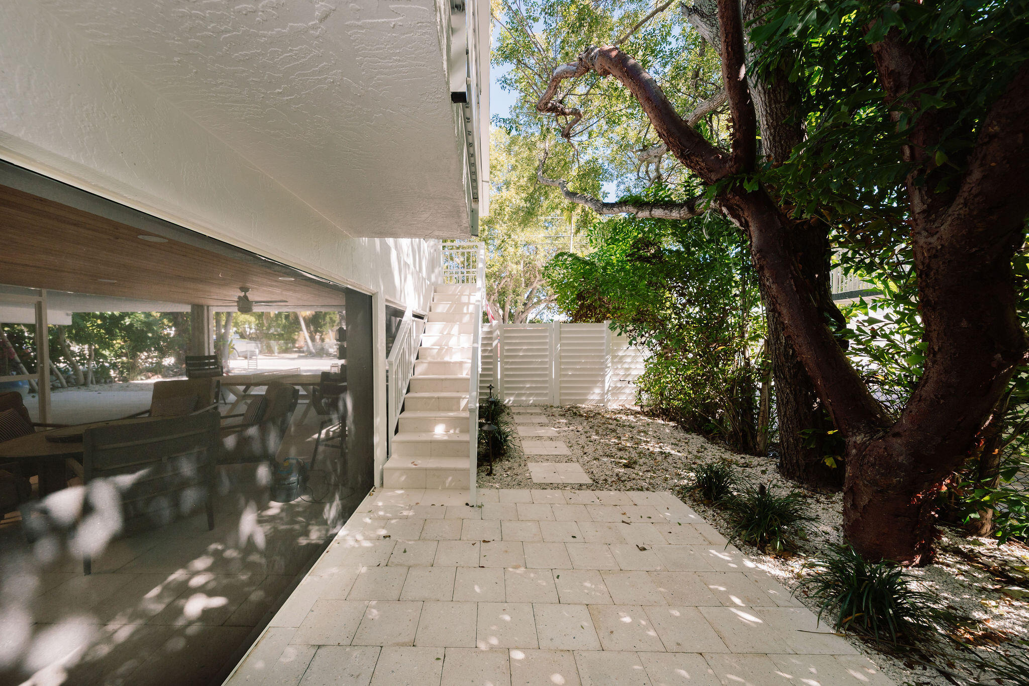 1022 Dove Road Key Largo, FL 33037 - Photo 14 of 62 Entry