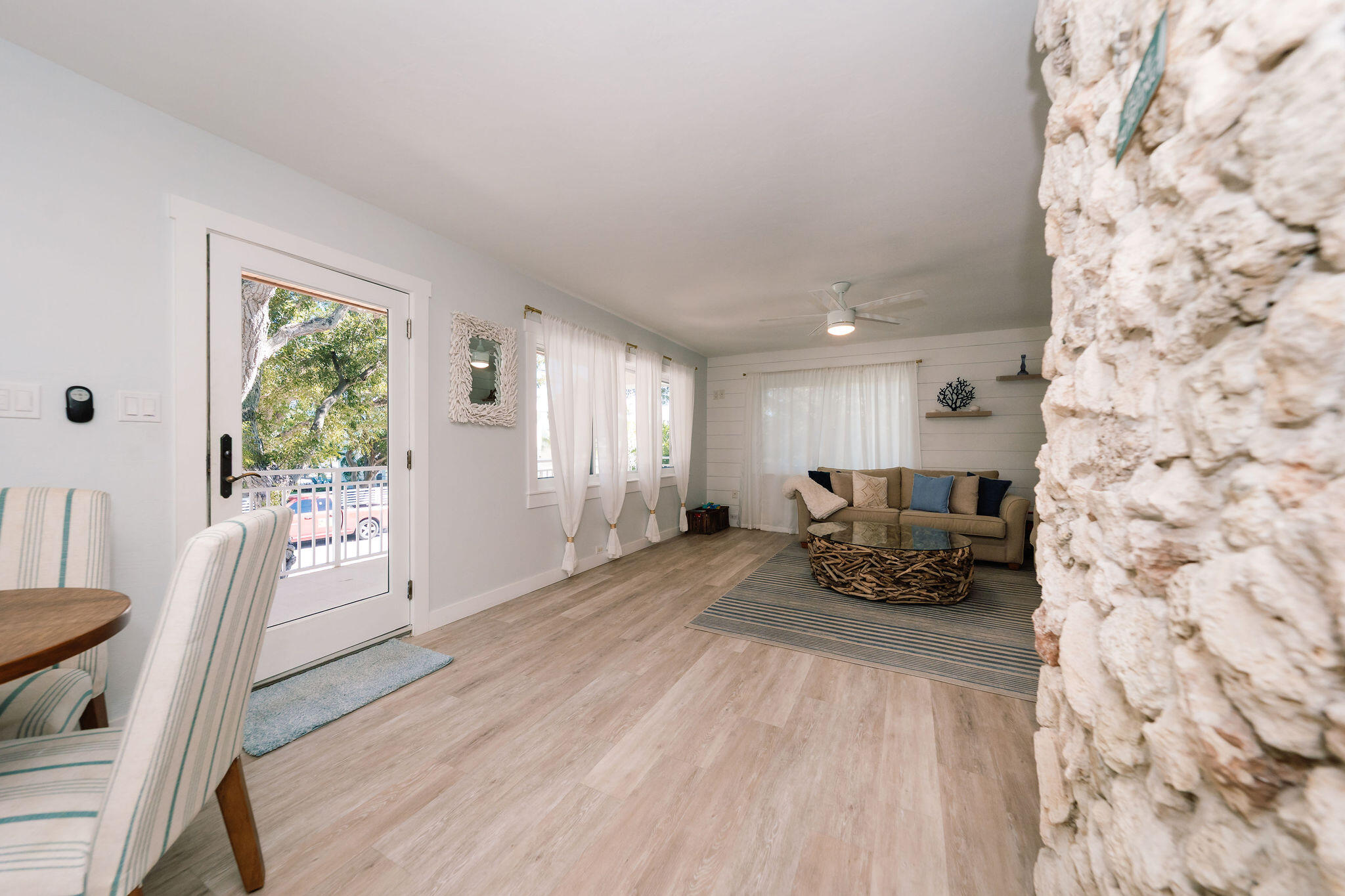 1022 Dove Road Key Largo, FL 33037 - Photo 17 of 62 Living Room