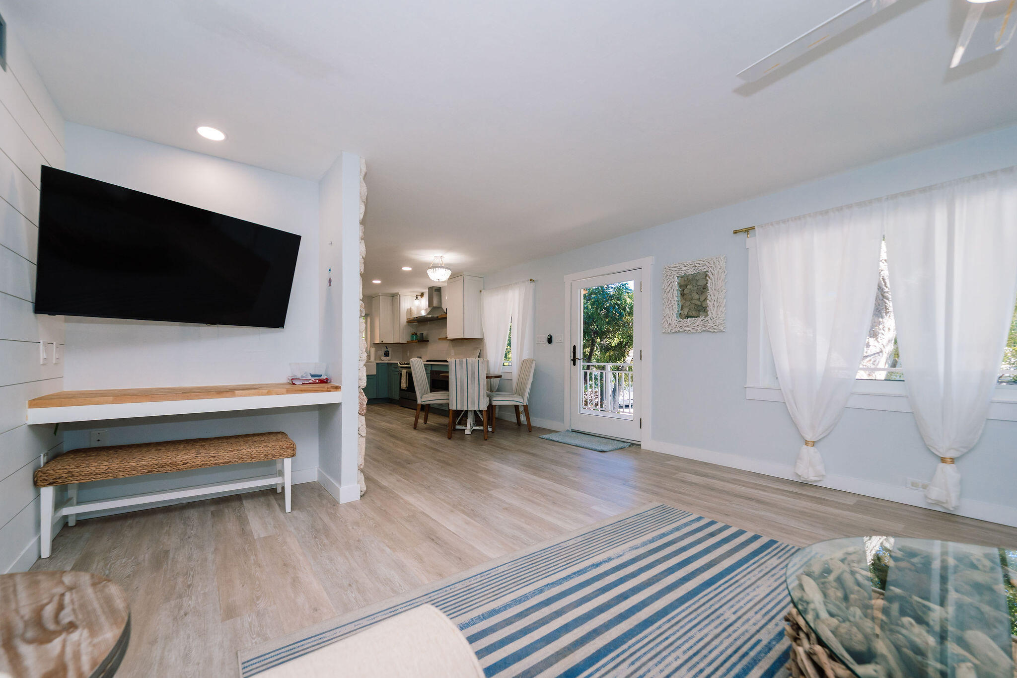 1022 Dove Road Key Largo, FL 33037 - Photo 19 of 62 Living Room