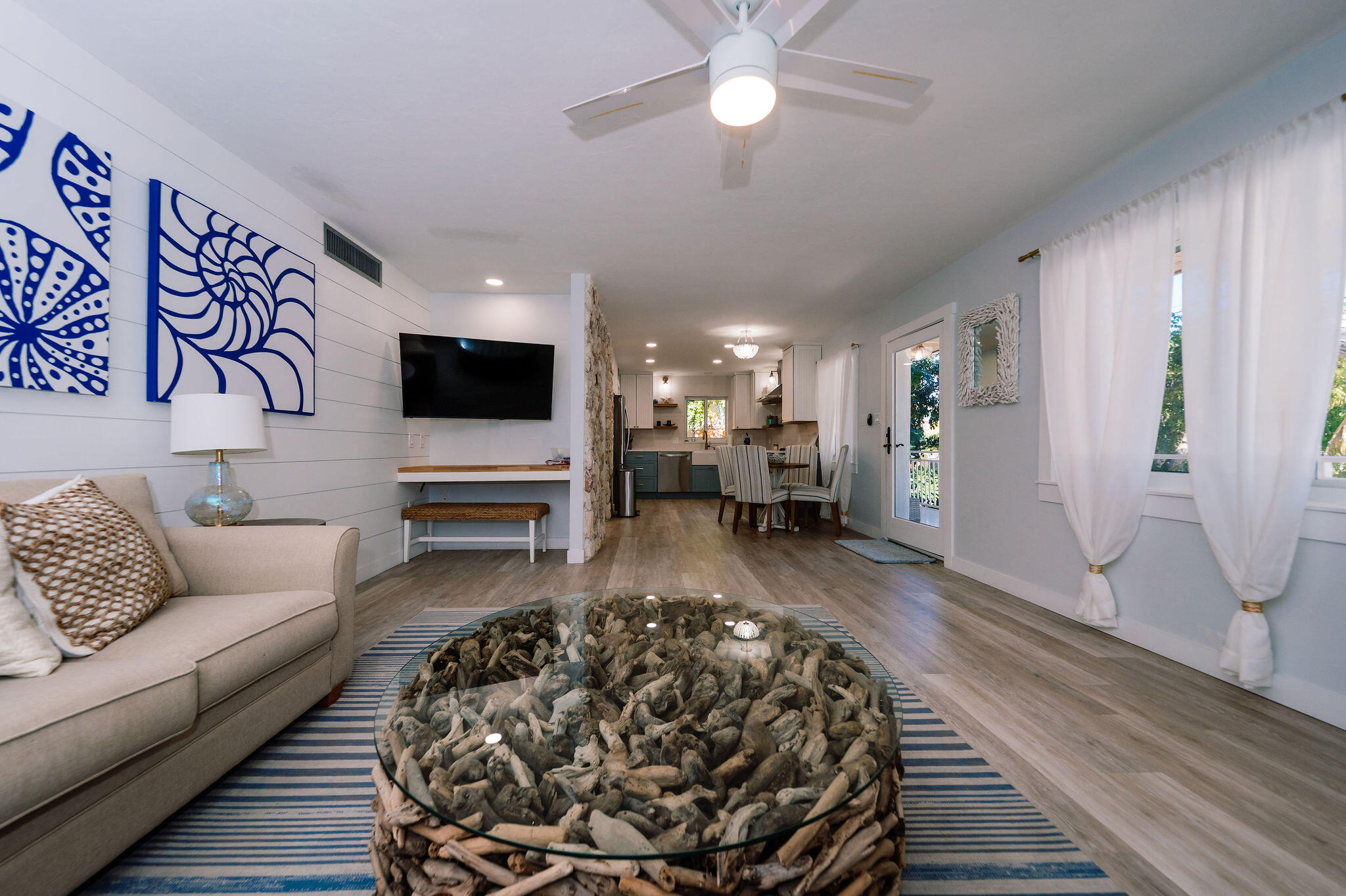 1022 Dove Road Key Largo, FL 33037 - Photo 20 of 62 Living Room