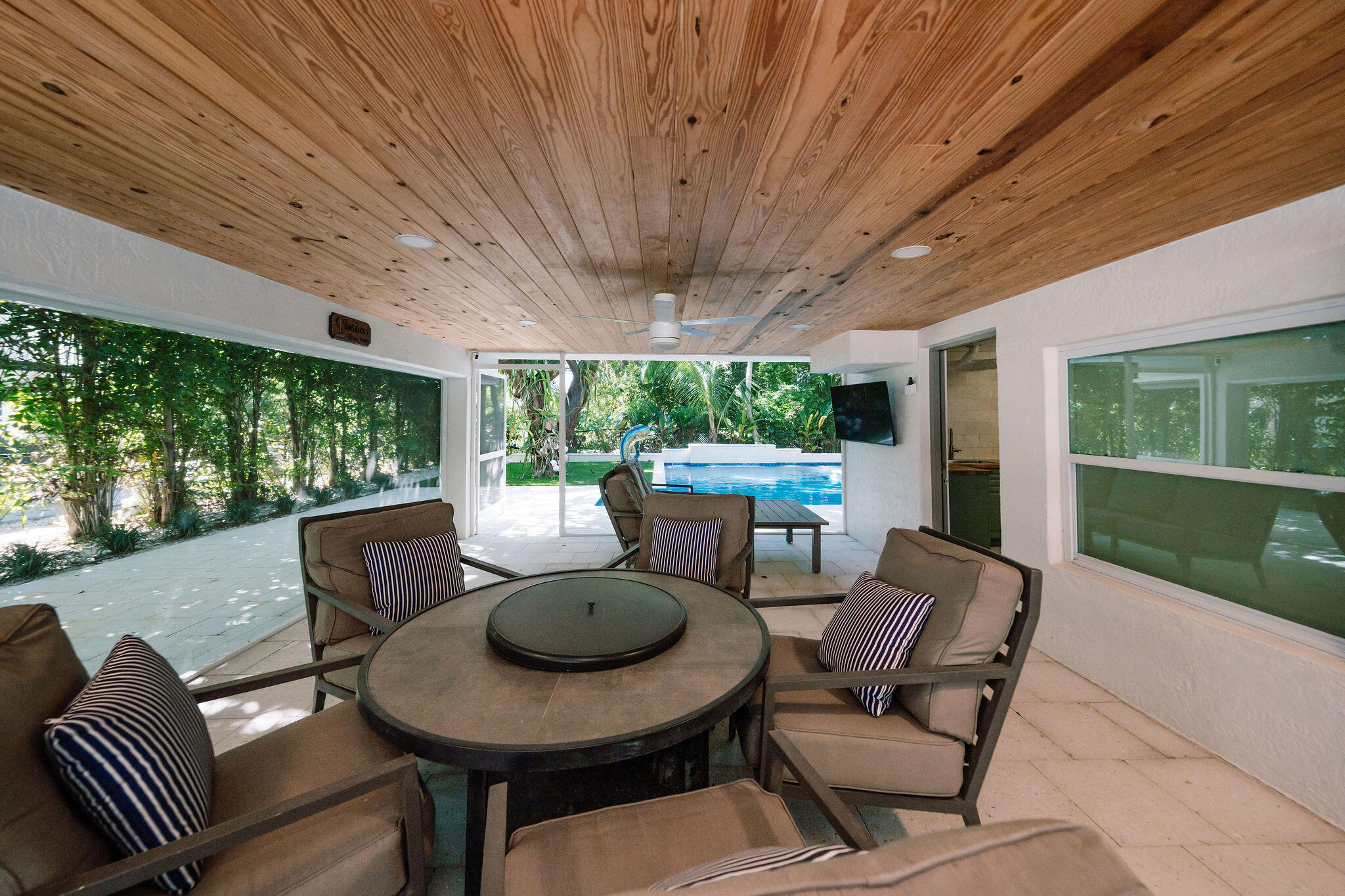 1022 Dove Road Key Largo, FL 33037 - Photo 5 of 62 Screened in Patio
