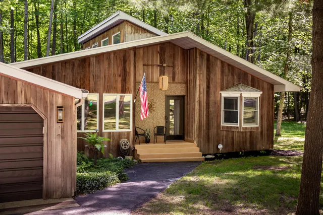 $329,900 | 8247 Tanglewood Trail, Stanwood, MI 49346