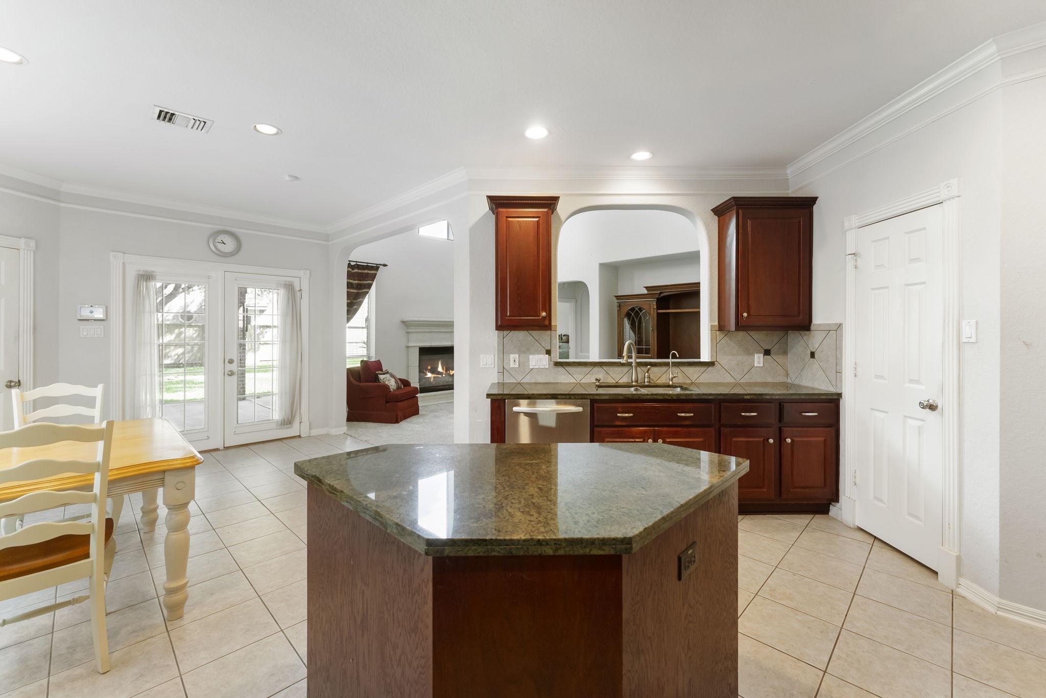 1719 Redstone Manor Drive Spring, TX 77379 - Photo 9 of 41 Gallery Image 9