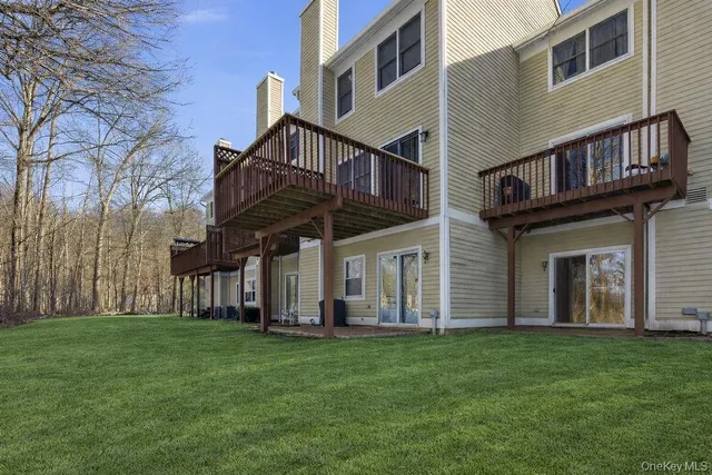 $5,500 | 305 Glenwood Drive, Unit 33, Briarcliff Manor, NY 10510