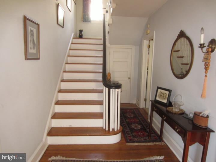 107 Simpson Road Ardmore, PA 19003 - Photo 6 of 14 Foyer