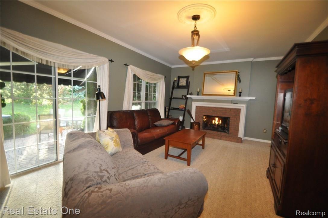 1166 Arms Court Rochester, MI 48307 - Photo 11 of 30 11.JPG