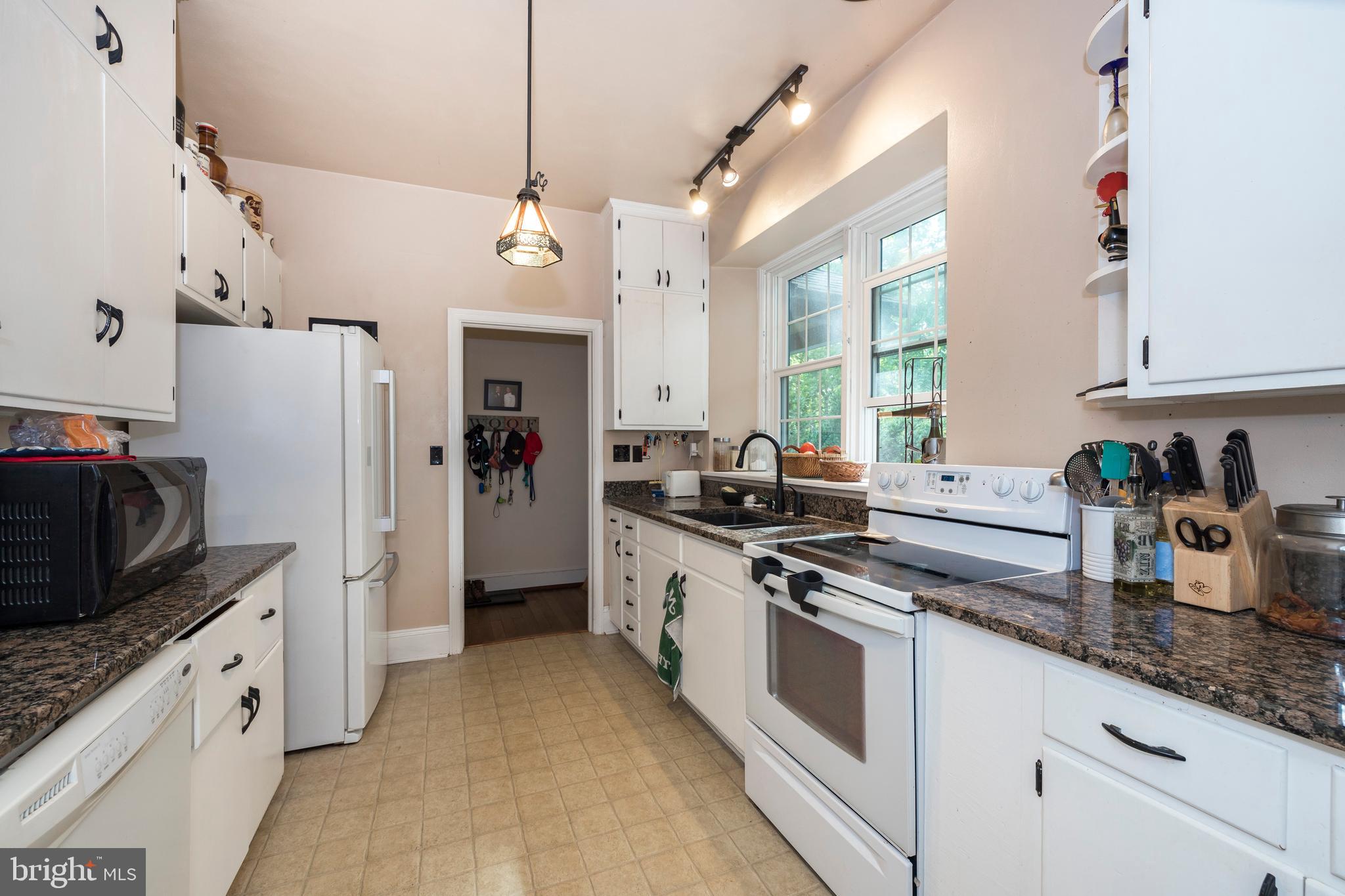 211 North Whitford Road Exton, PA 19341 - Photo 7 of 23 Gallery Image 7