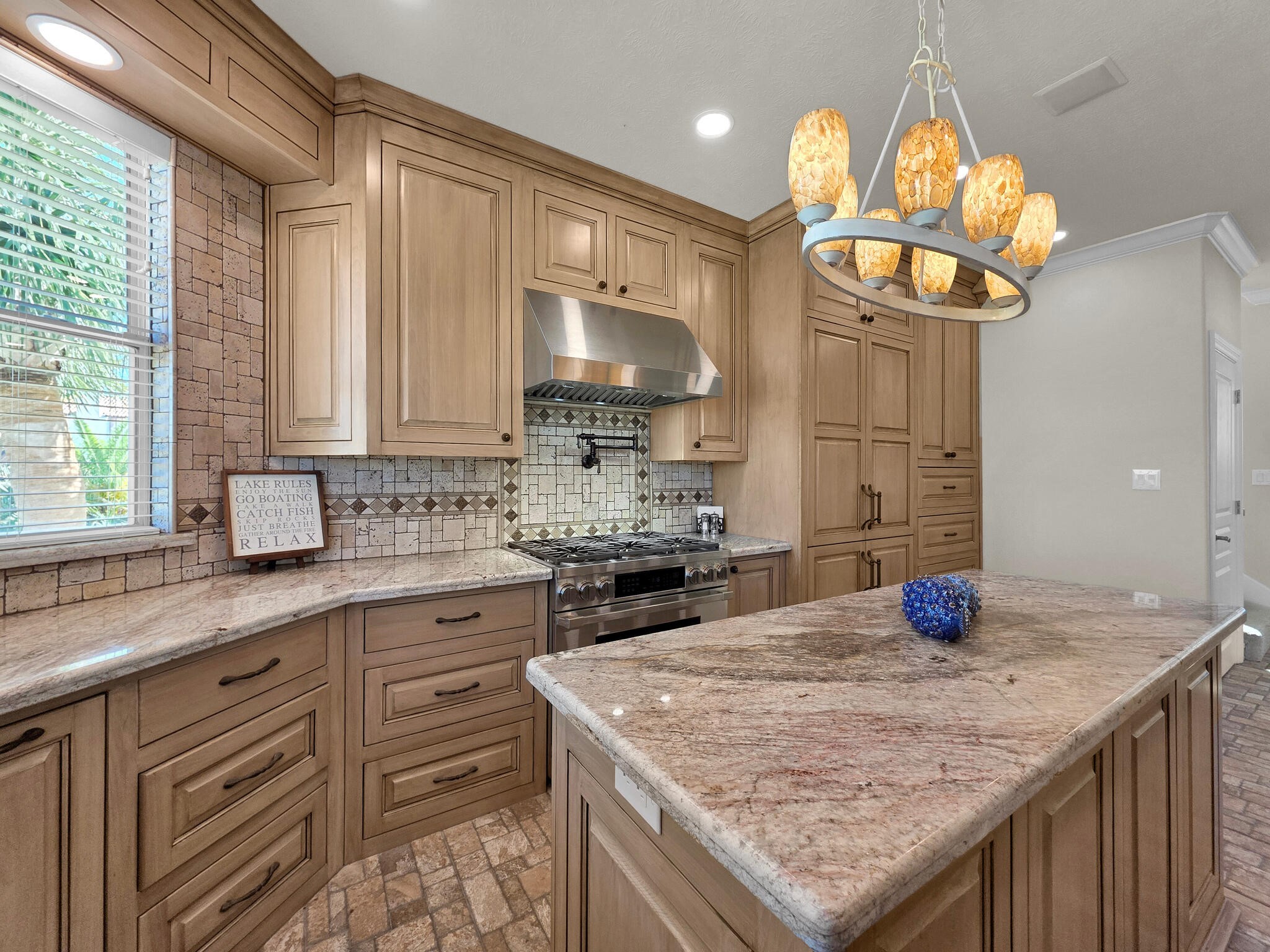 425 Island Way Port Arthur, TX 77640 - Photo 13 of 49 2nd-designer cabinetry