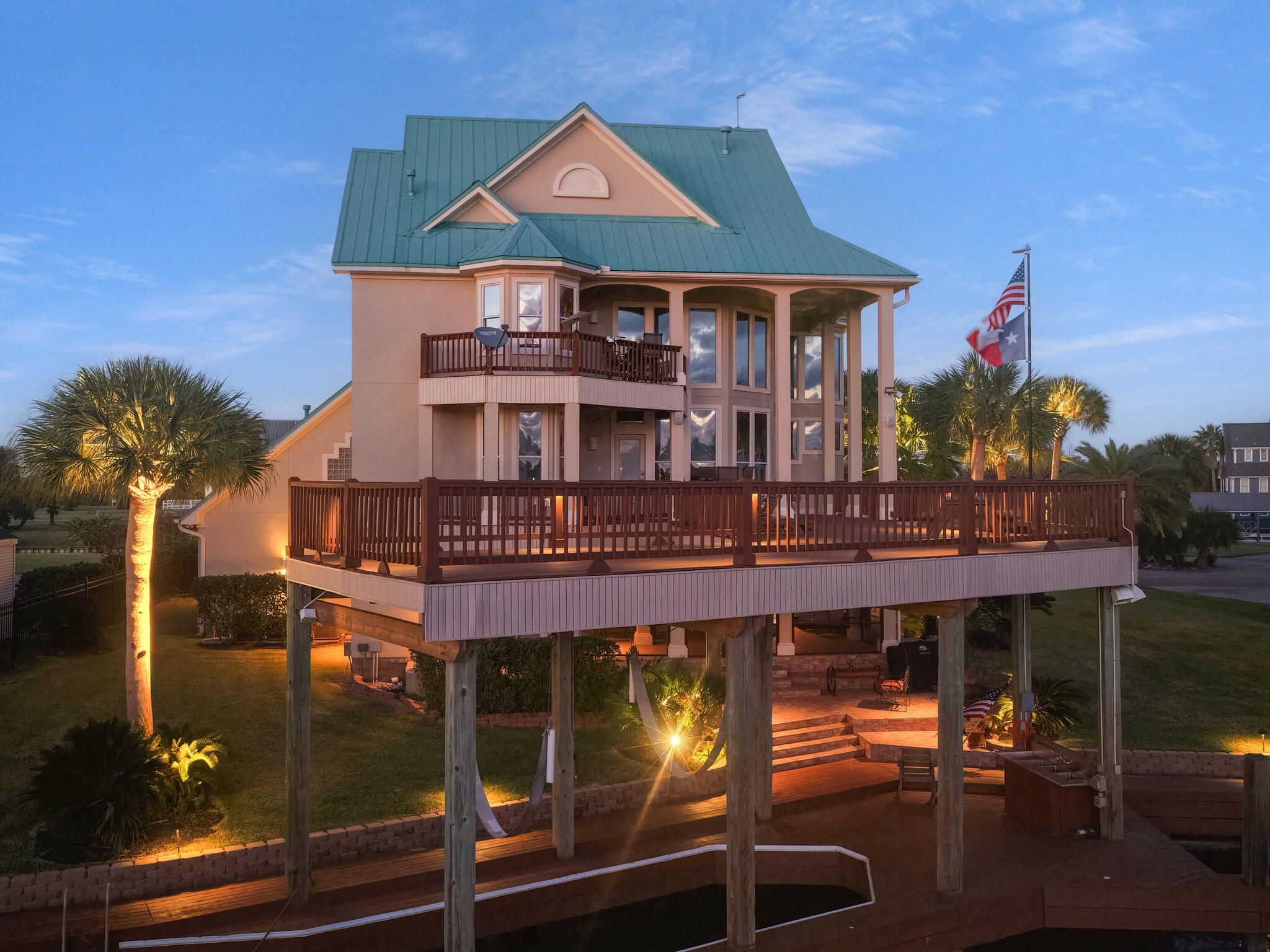 425 Island Way Port Arthur, TX 77640 - Photo 47 of 49 a front view of a house with street