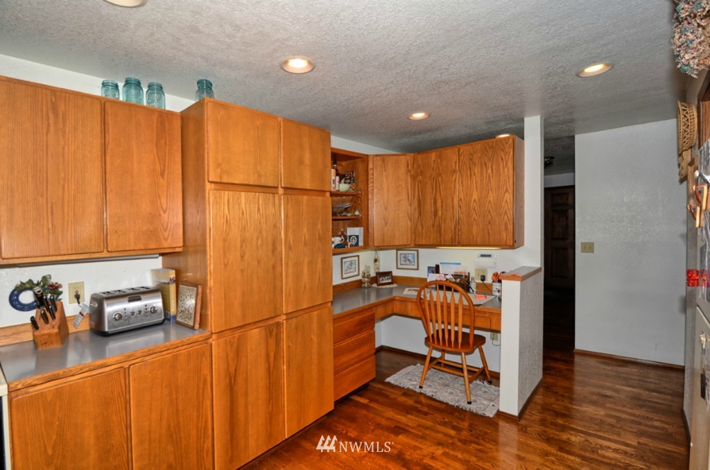 1121 South 23rd Street Renton, WA 98055 - Photo 3 of 20
