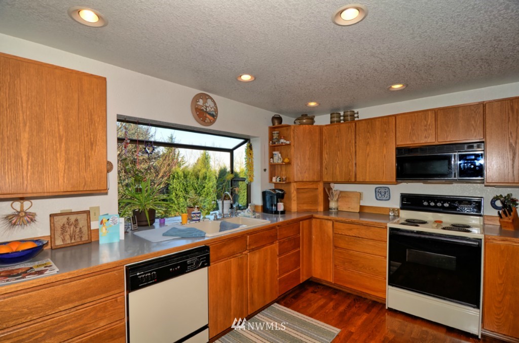 1121 South 23rd Street Renton, WA 98055 - Photo 4 of 20
