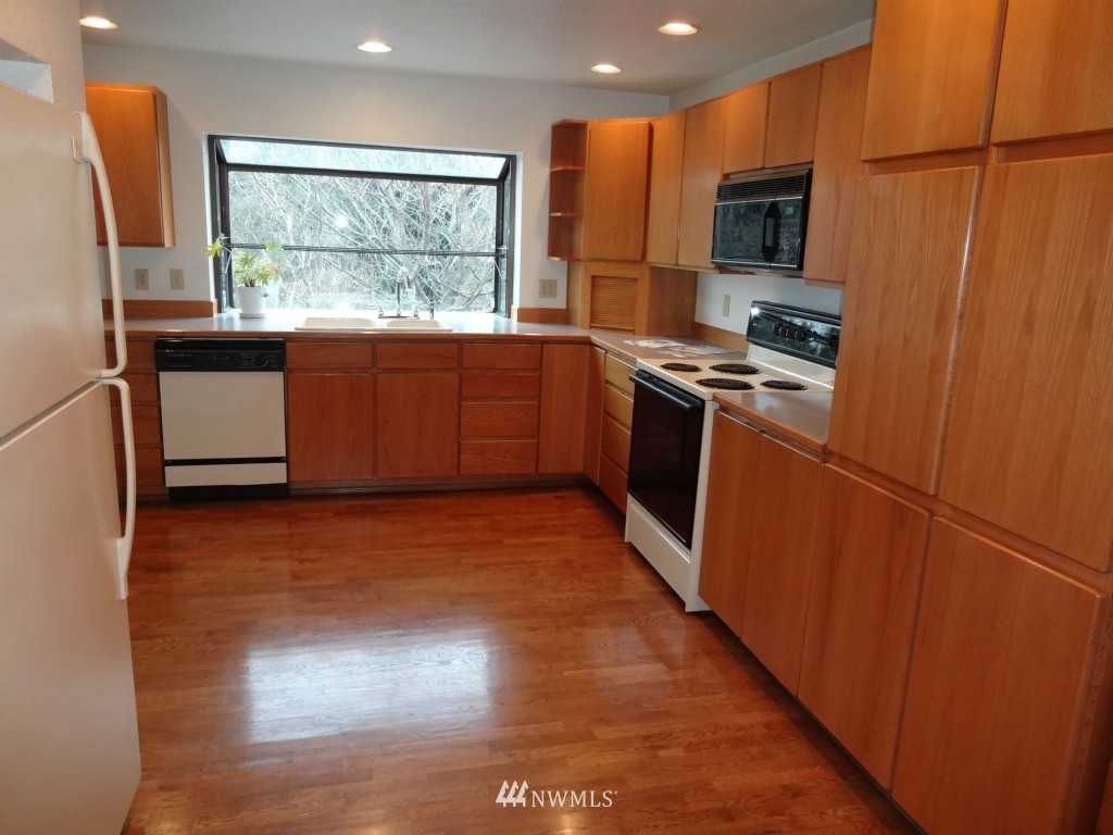 1121 South 23rd Street Renton, WA 98055 - Photo 5 of 20
