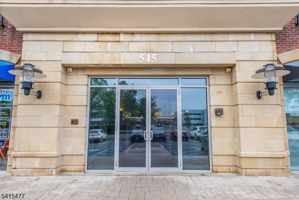 $4,095 | 545 Morris Avenue, Unit 219, Summit, NJ 07901