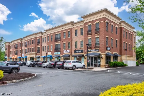 $4,095 | 545 Morris Avenue, Unit 219, Summit, NJ 07901